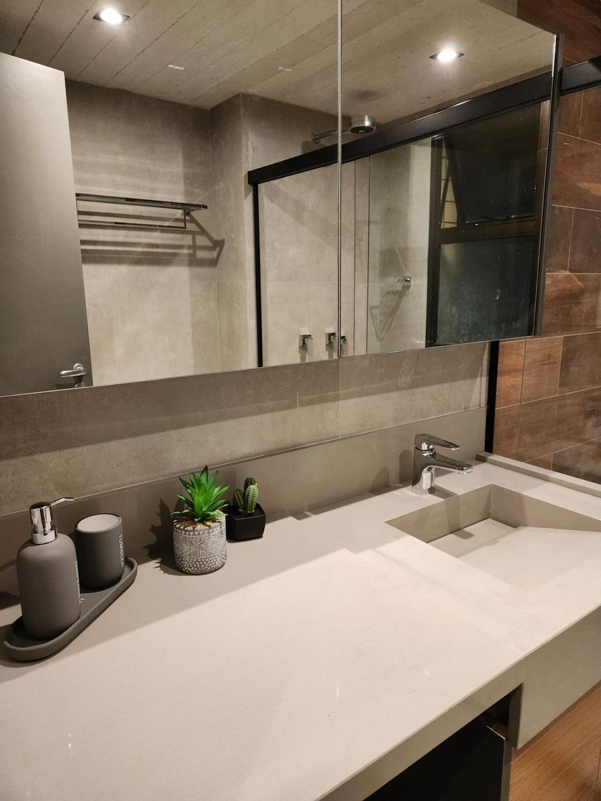 Luxuoso Particular Reformado No Grand Mercure *